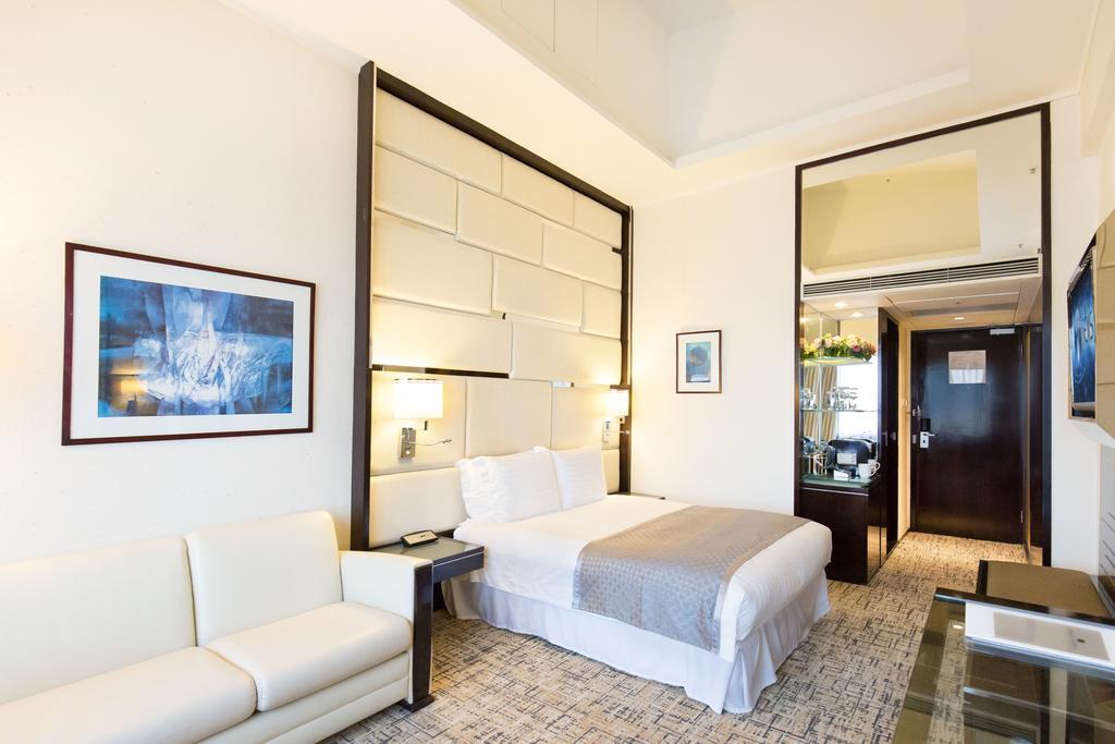 Regal Airport Hotel 5*